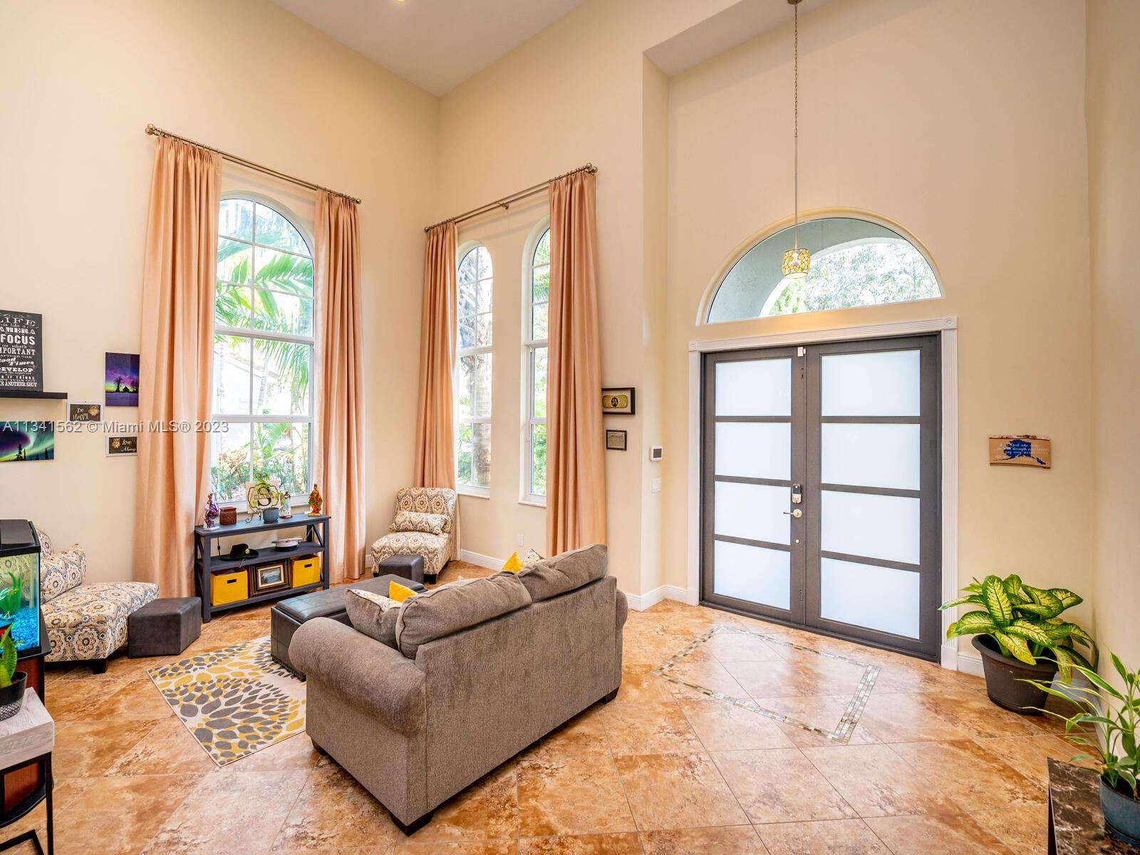 Listing Photo 11