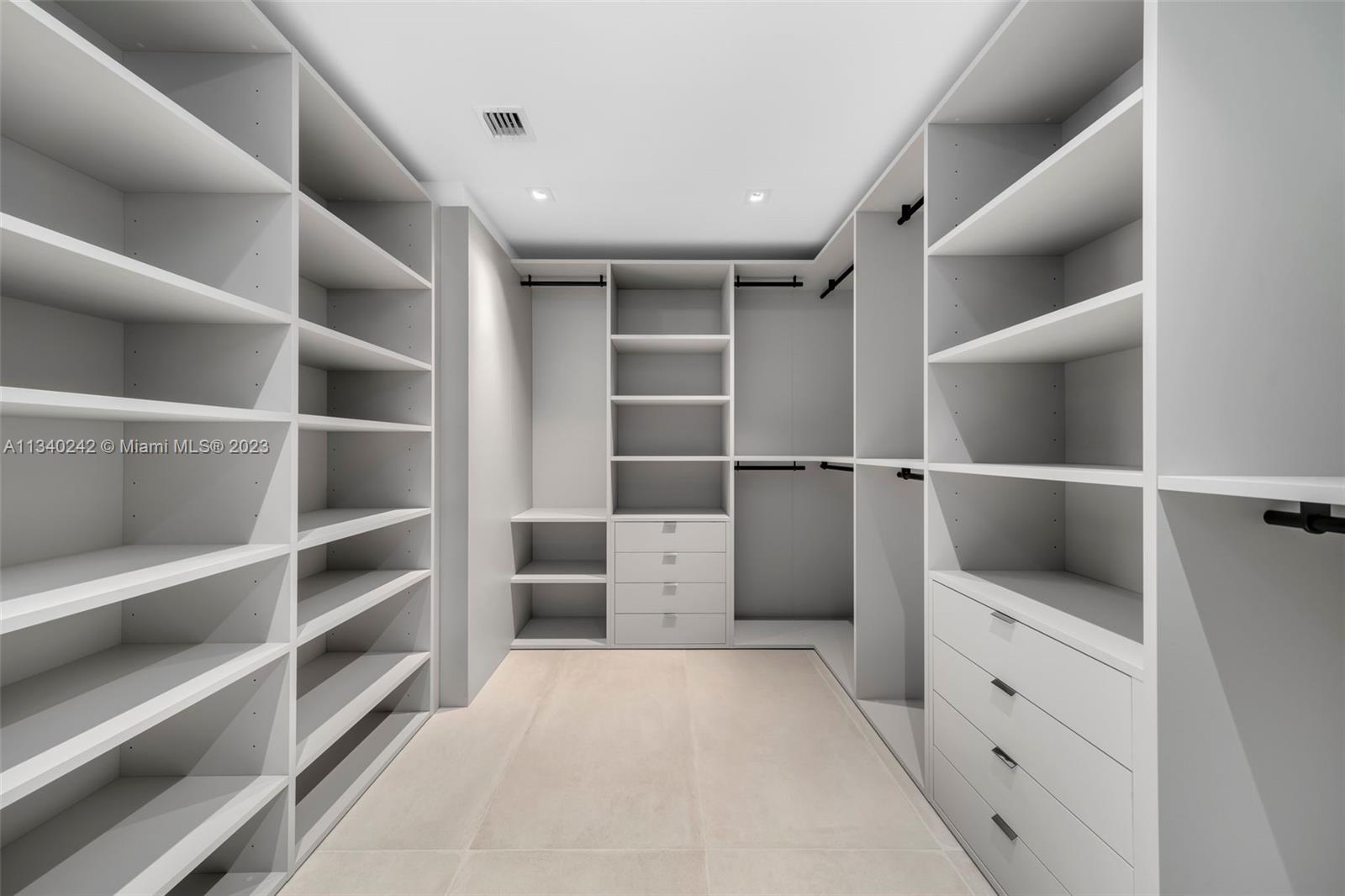 MASTER CLOSET