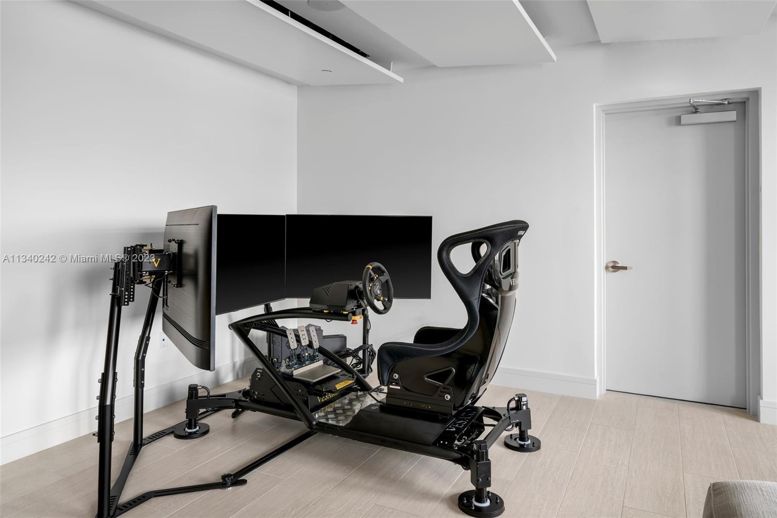 RACE CAR SIMULATOR
