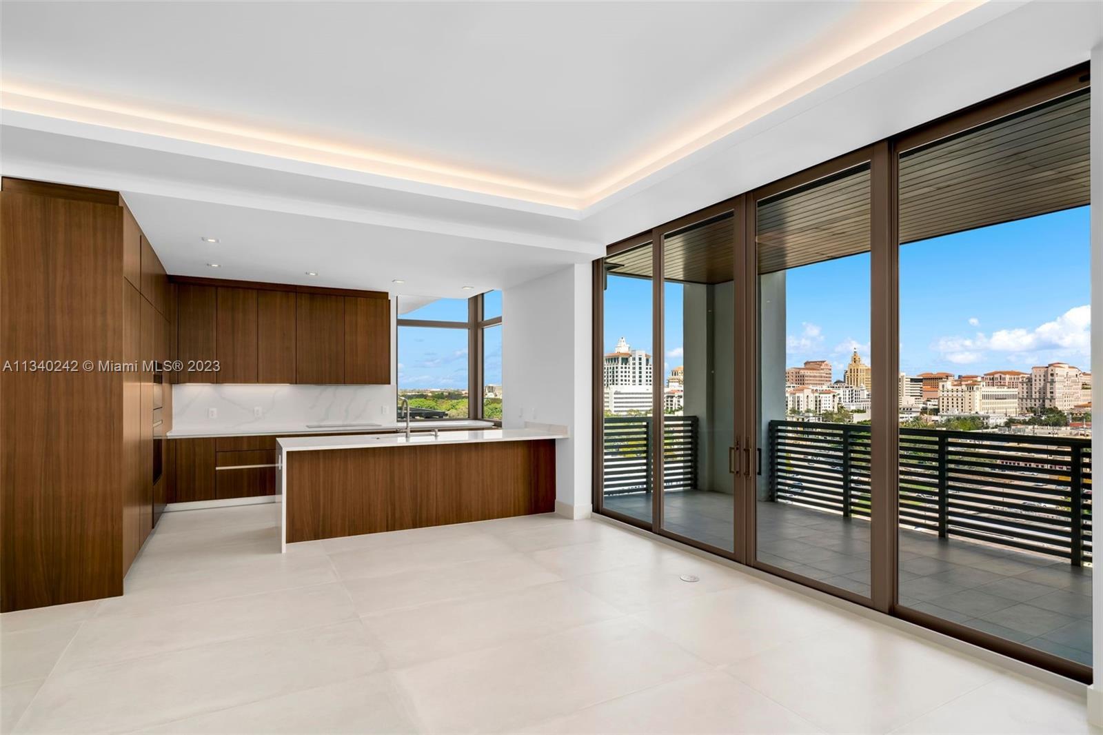 KITCHEN DINING