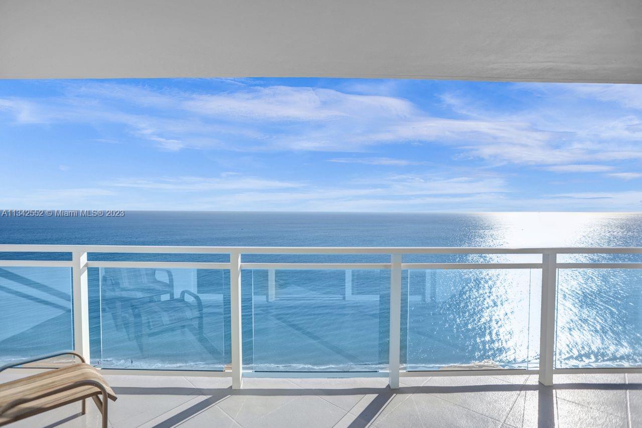 NEW SPARKLING GLASS TERRACE RAILINGS AND OCEAN DIRECT VIEWS