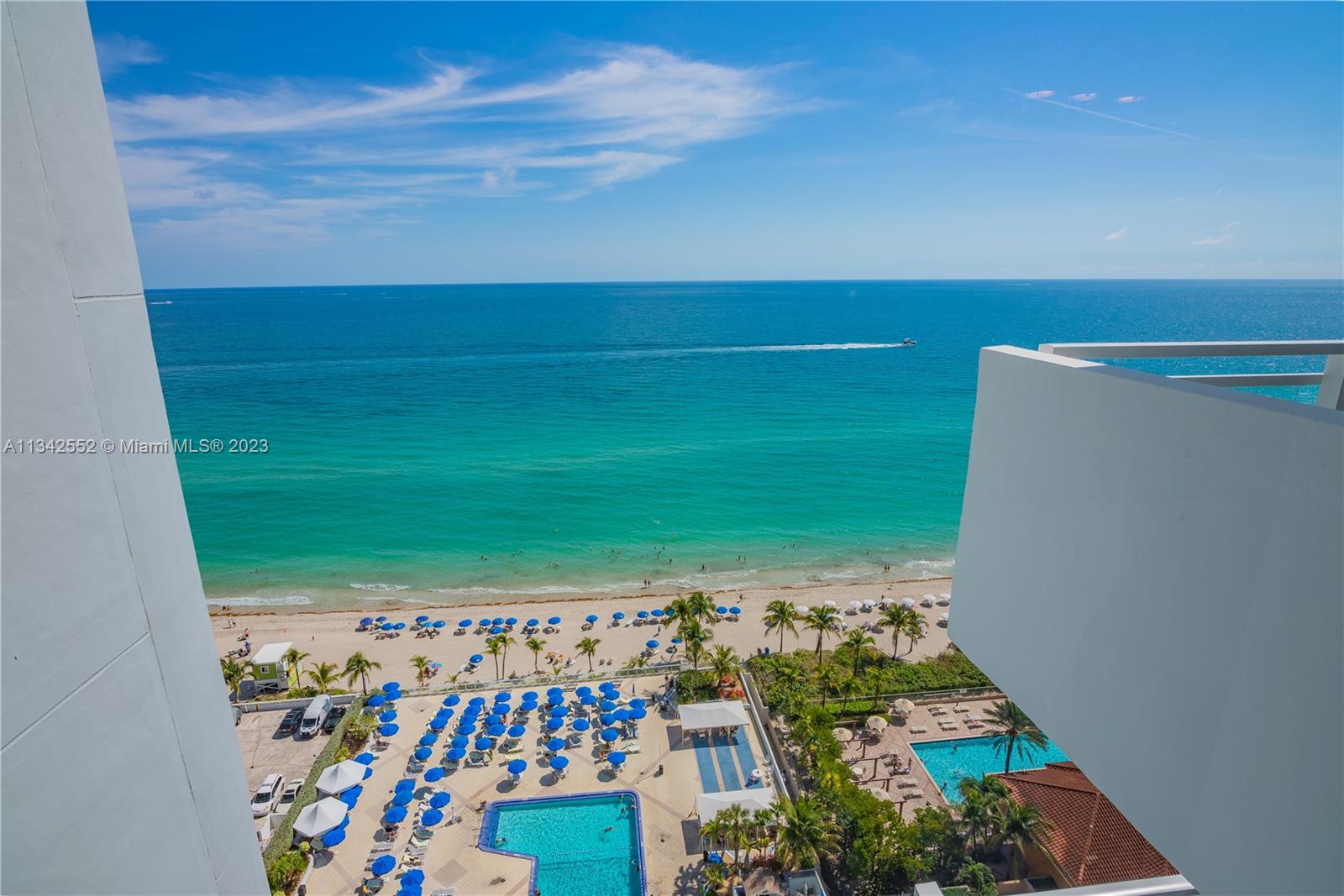 FLOOR-TO-CEILING HURRICANE IMPACT DIRECT-OCEAN BEACHLINE DINING ROOM CLEAR GLASS VIEWS