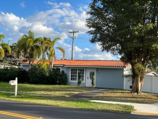 5760 SW 37th St  For Sale A11337885, FL