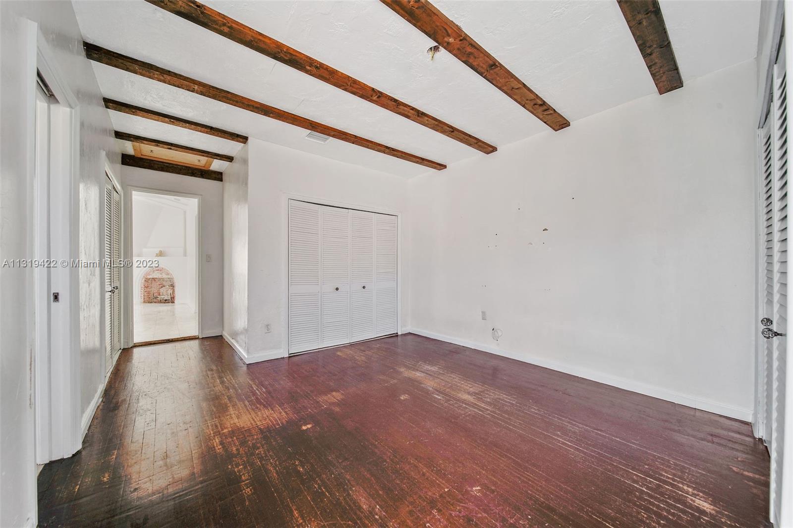 Listing Photo 14