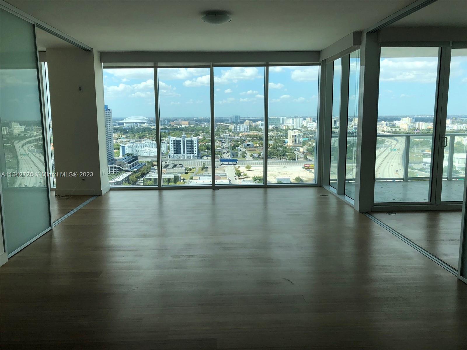 Listing Photo 0