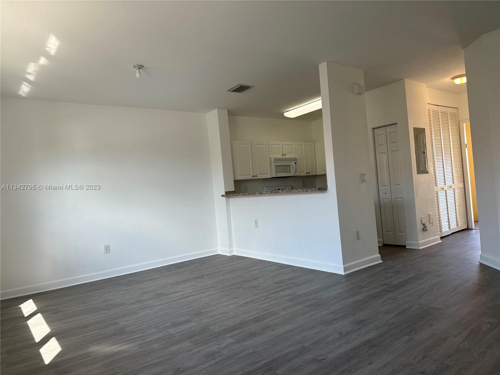1720 NE 33rd Ave 201-5