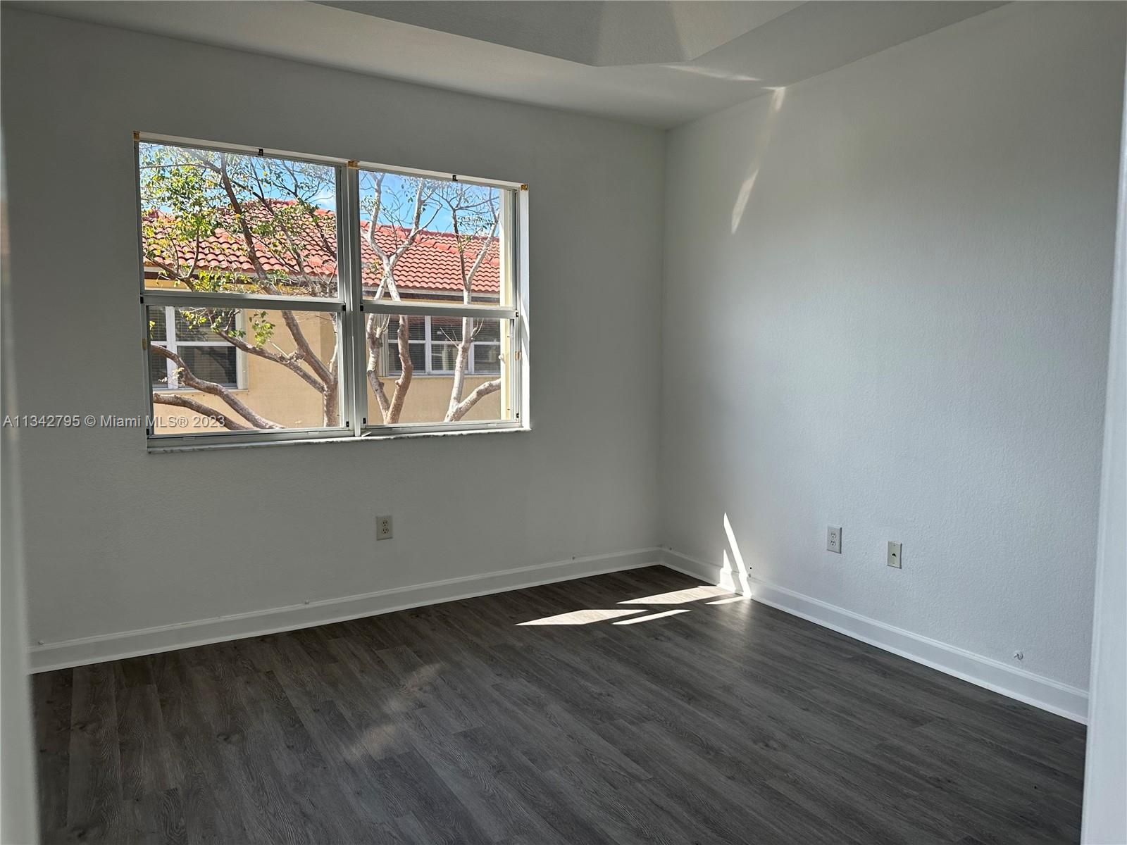 1720 NE 33rd Ave 201-5