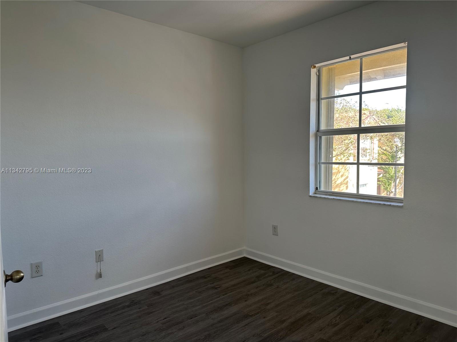 1720 NE 33rd Ave 201-5