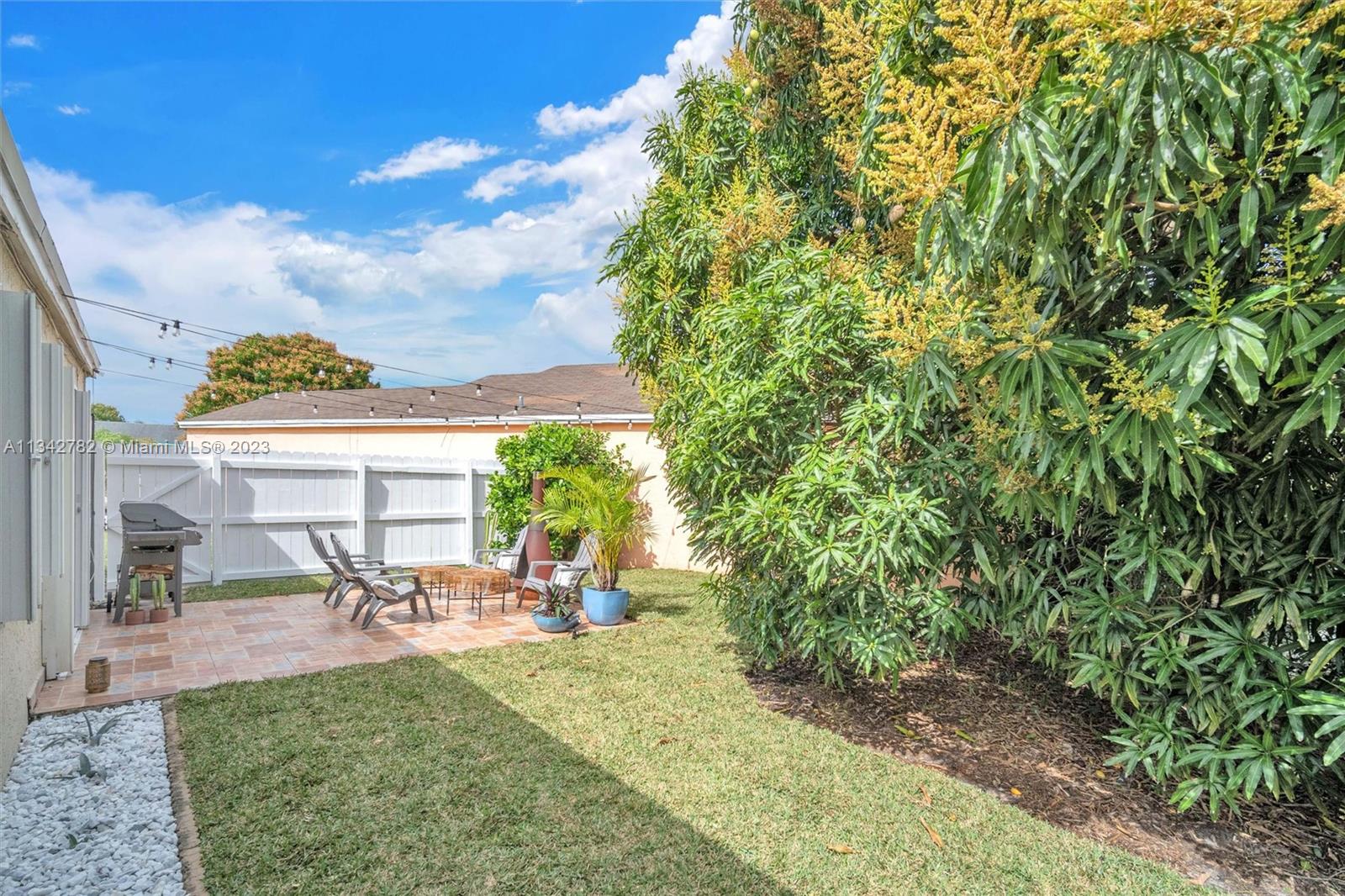 Listing Photo 17