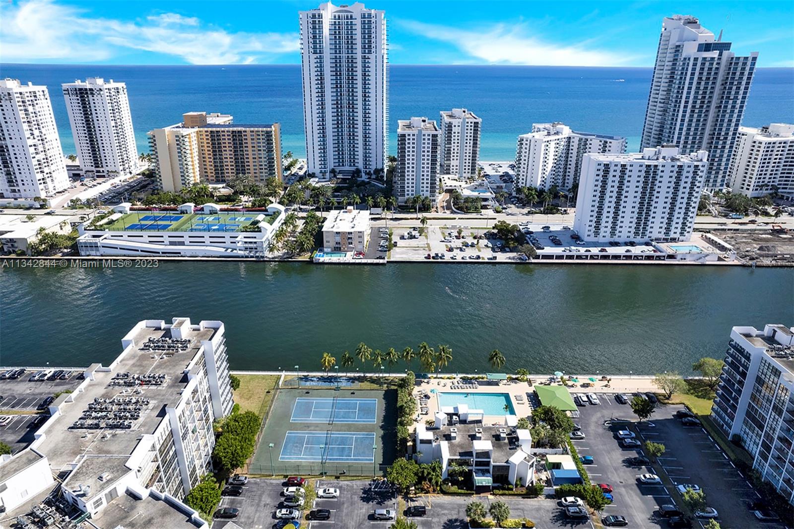 1000 Parkview Dr-Oceanview Park- Hallandale Beach