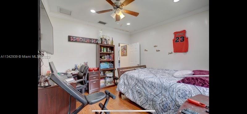 Listing Photo 14