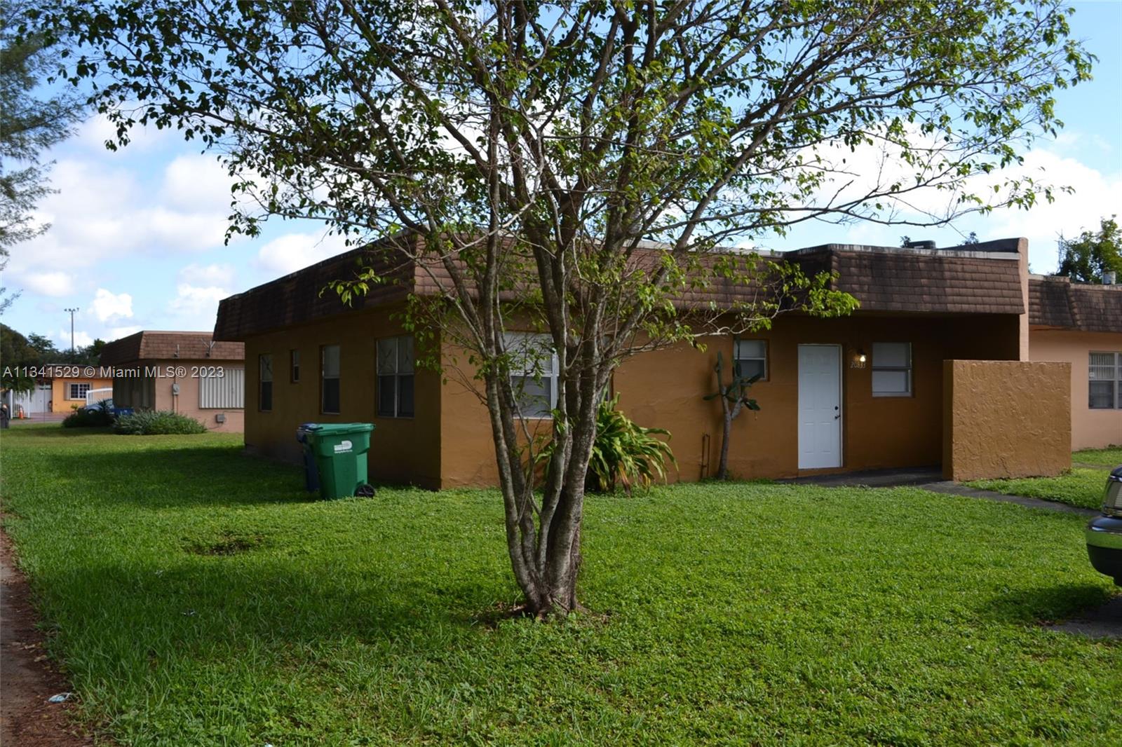 Photo 2 of 20833 NW 25th Ave in Miami Gardens - MLS A11341529