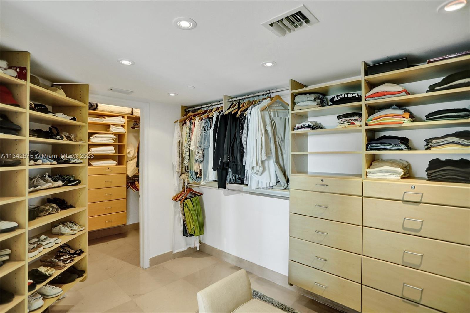 MASTER CLOSET