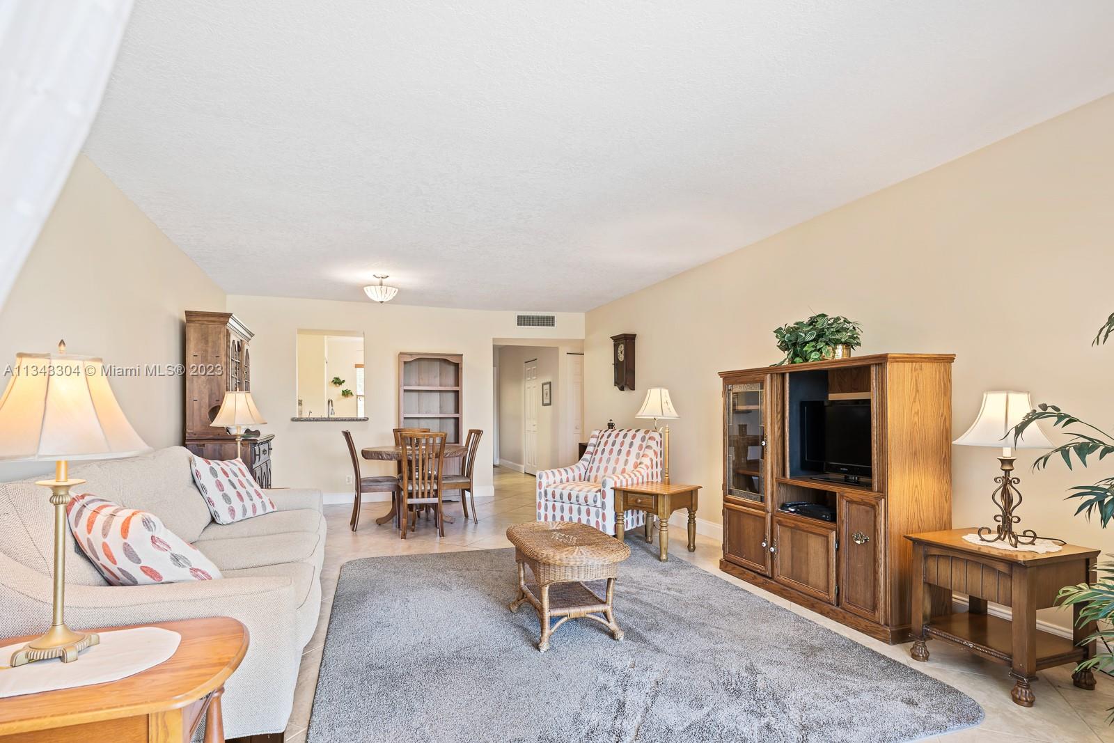 370 NW 76th Ave 205, Margate, FL 33063