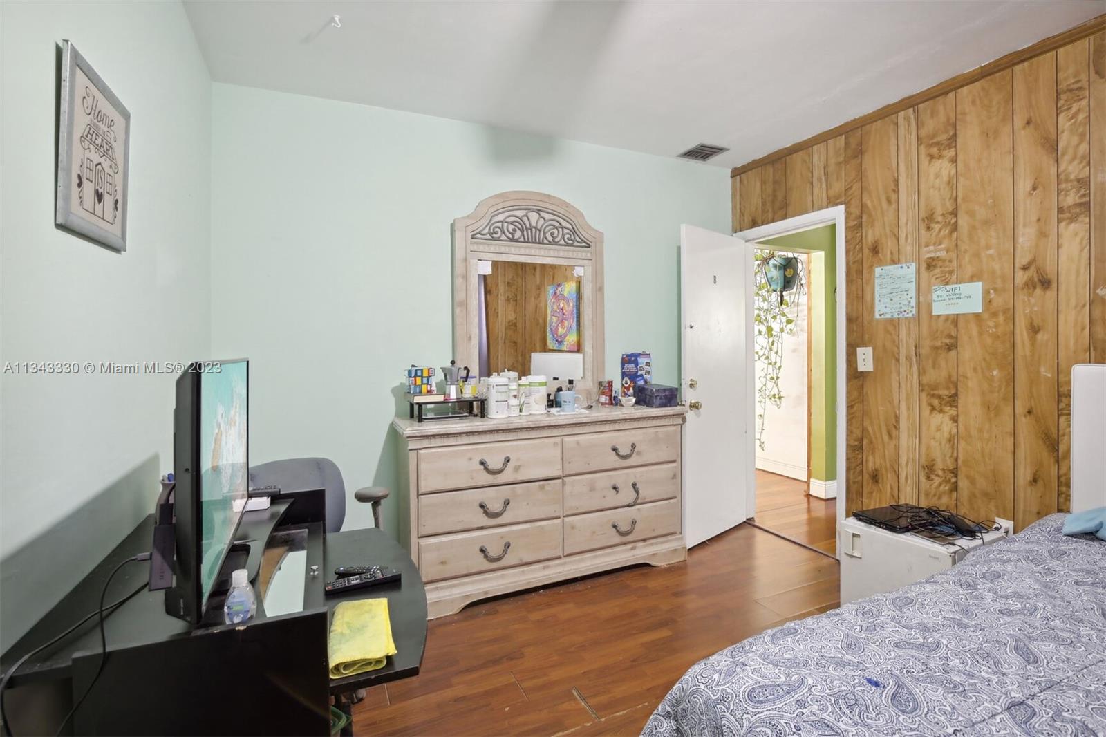 Listing Photo 17