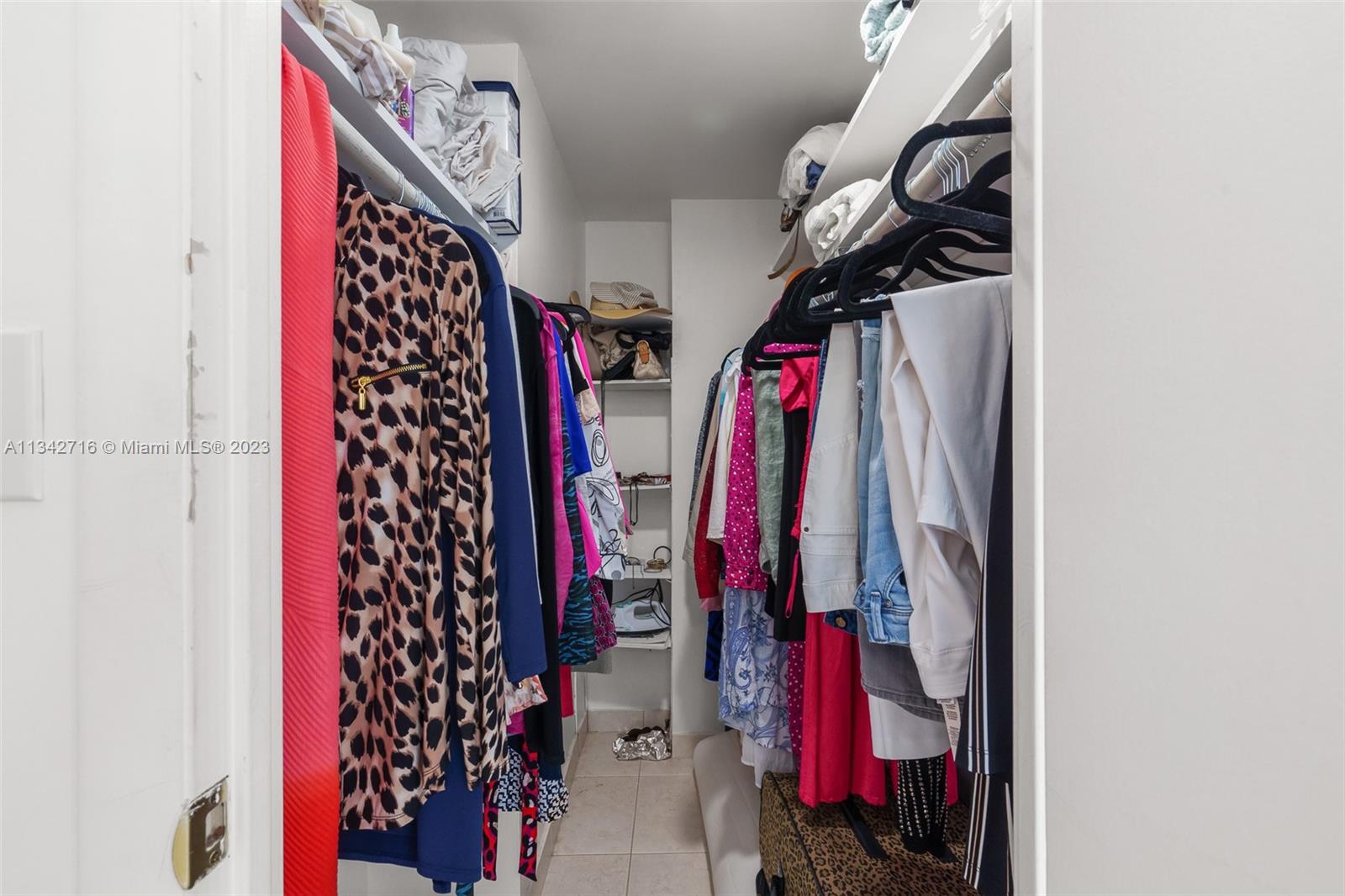 Walk-in Closet