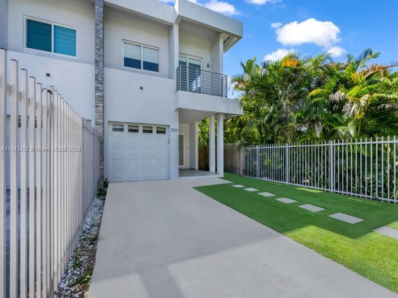 Photo 2 of 2920 25th Ter in Miami - MLS A11343312
