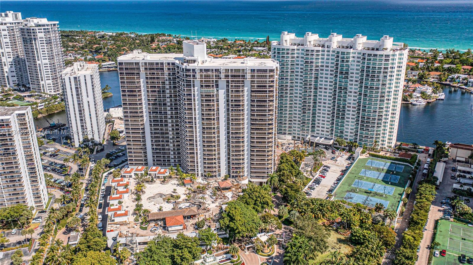 Aerial view of Hamptons West