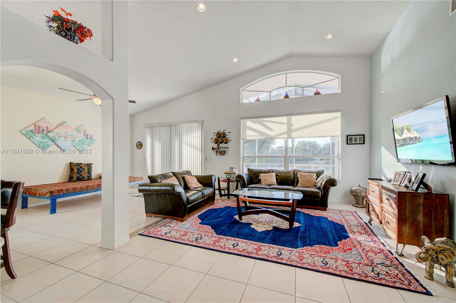 Listing Photo 11