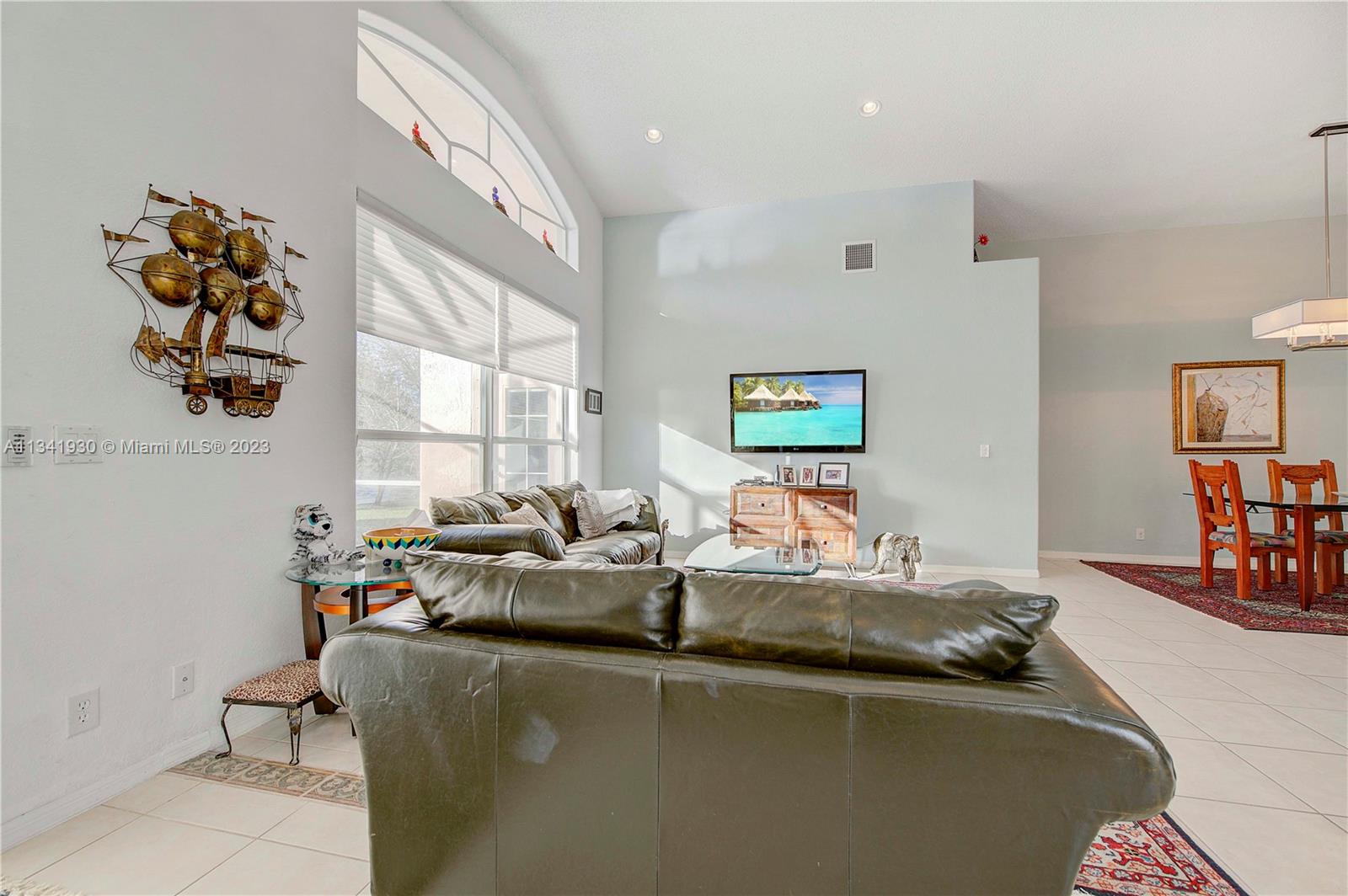 Listing Photo 12