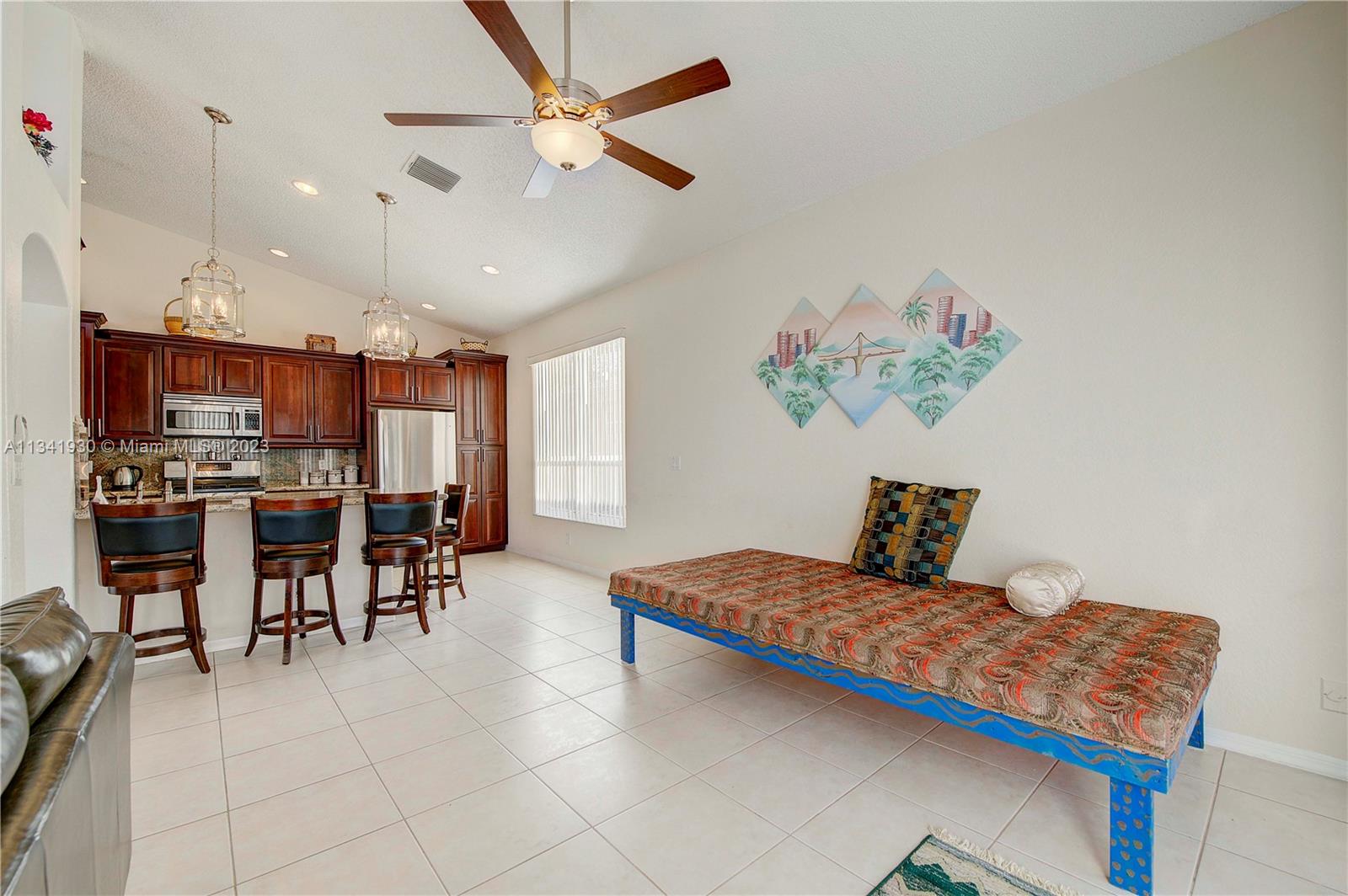 Listing Photo 14