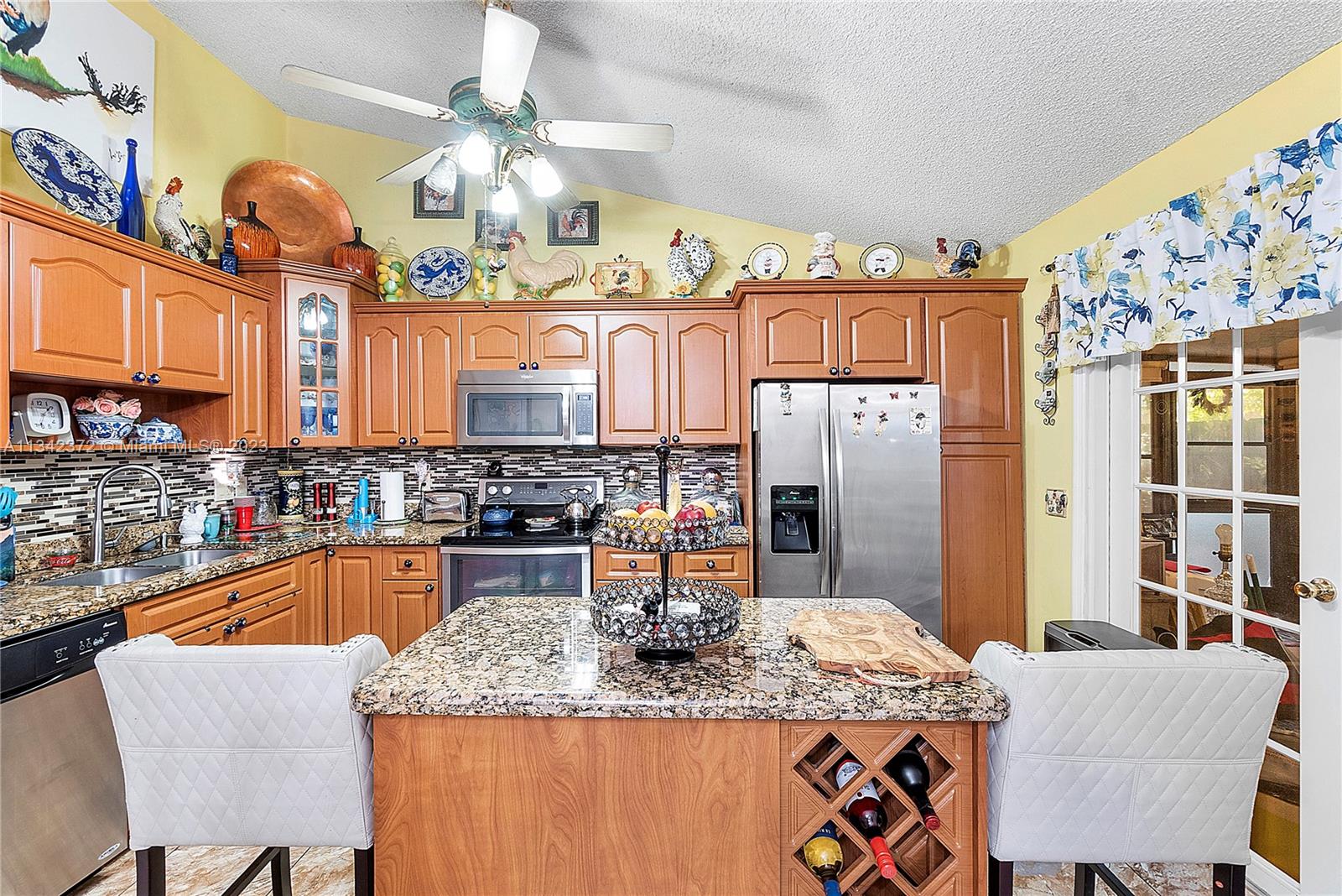 Listing Photo 9