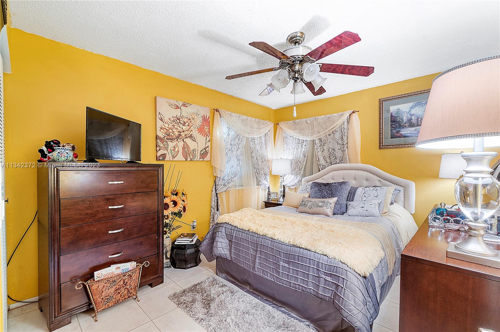 Listing Photo 11