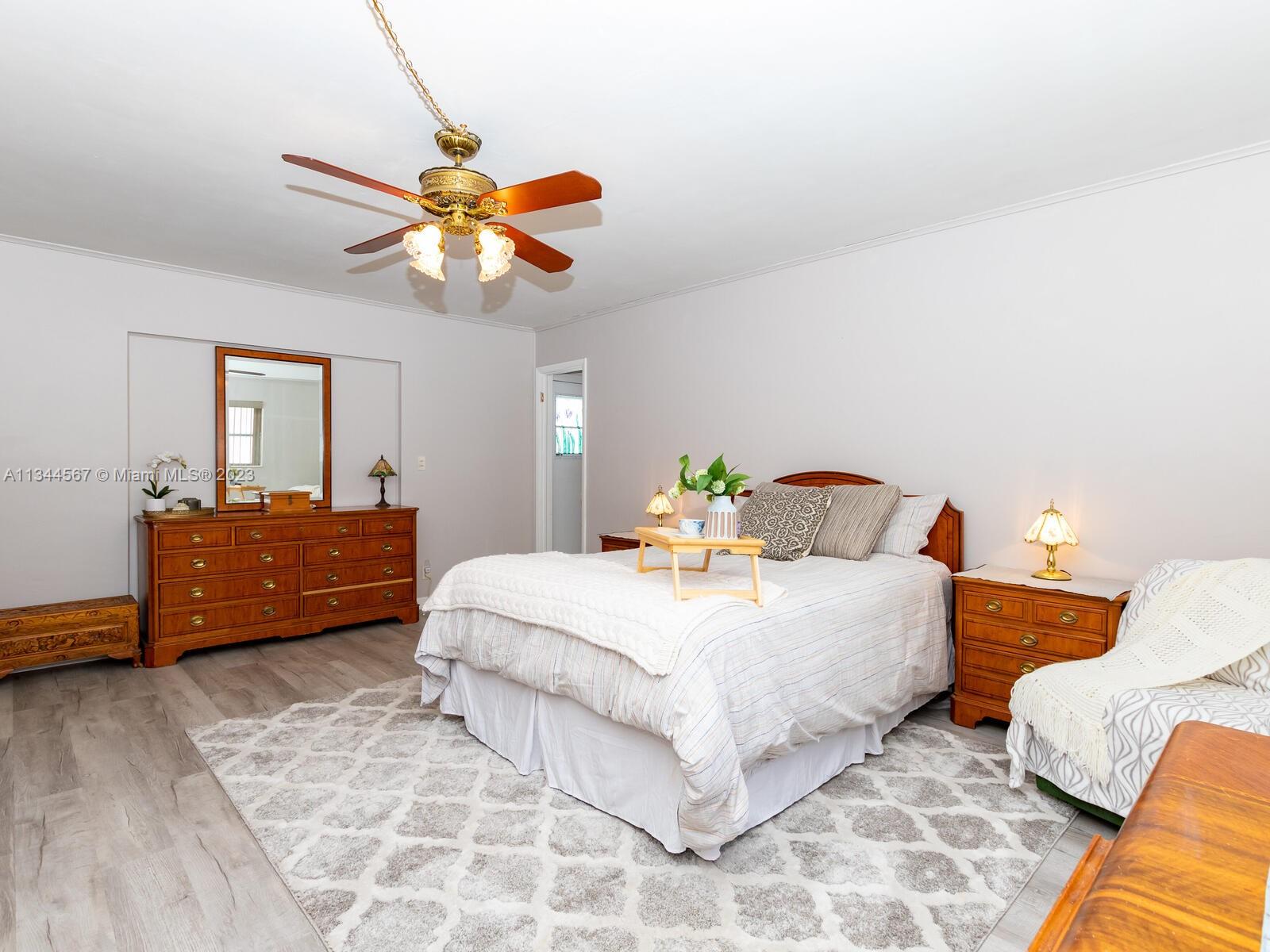 Listing Photo 10