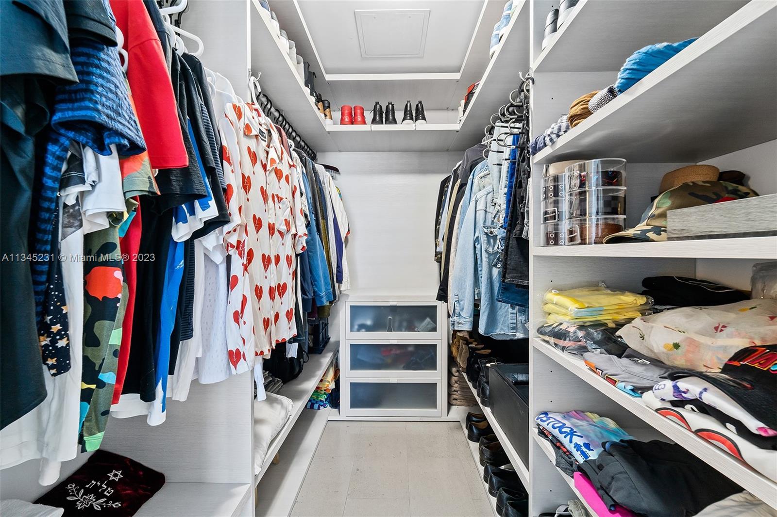 Walk in Closet