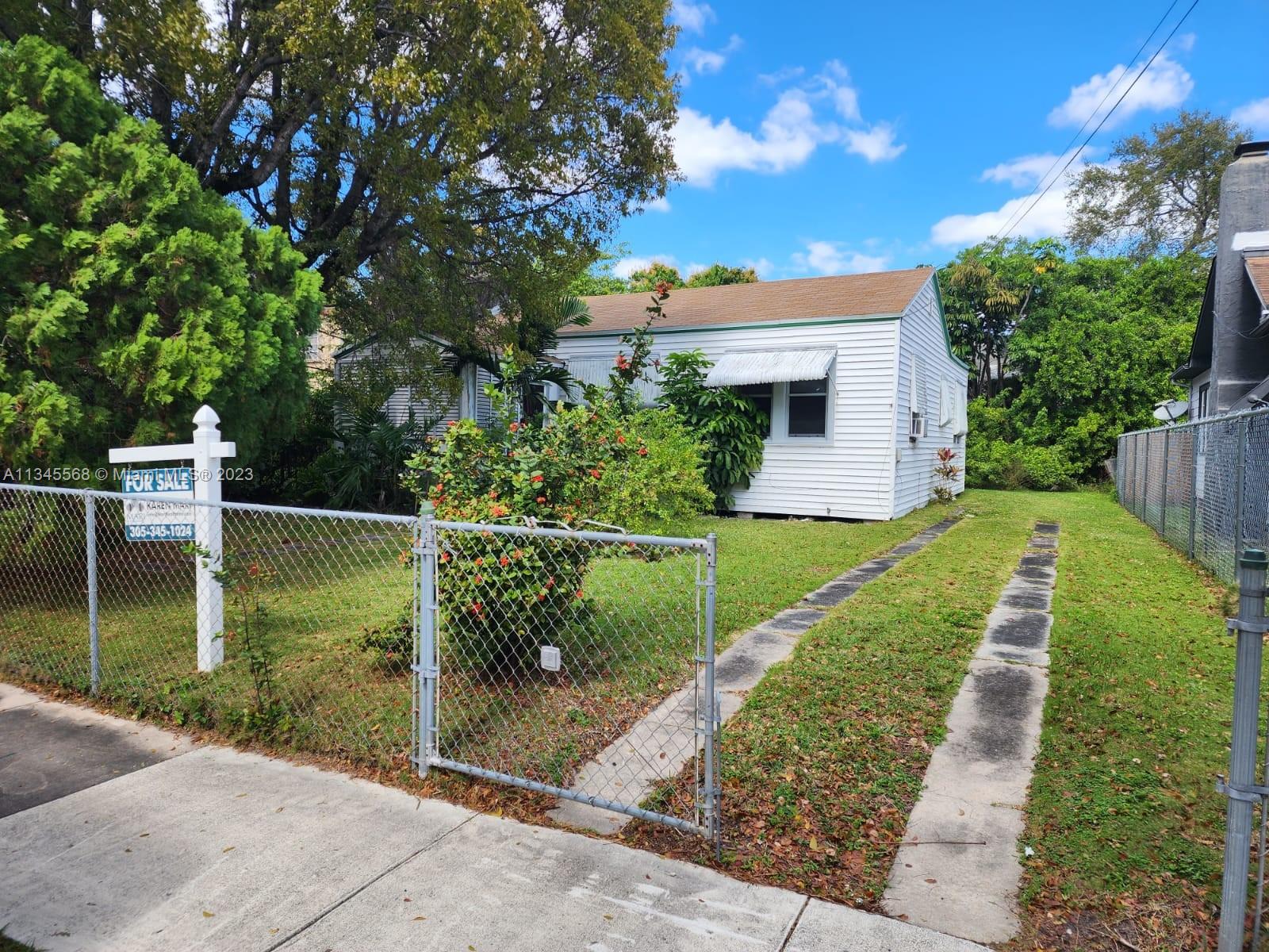 3673 SW 15th St  For Sale A11345568, FL