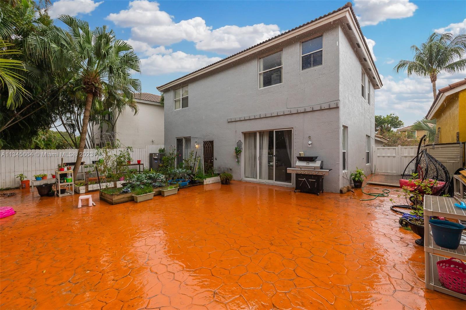 Expansive back patio