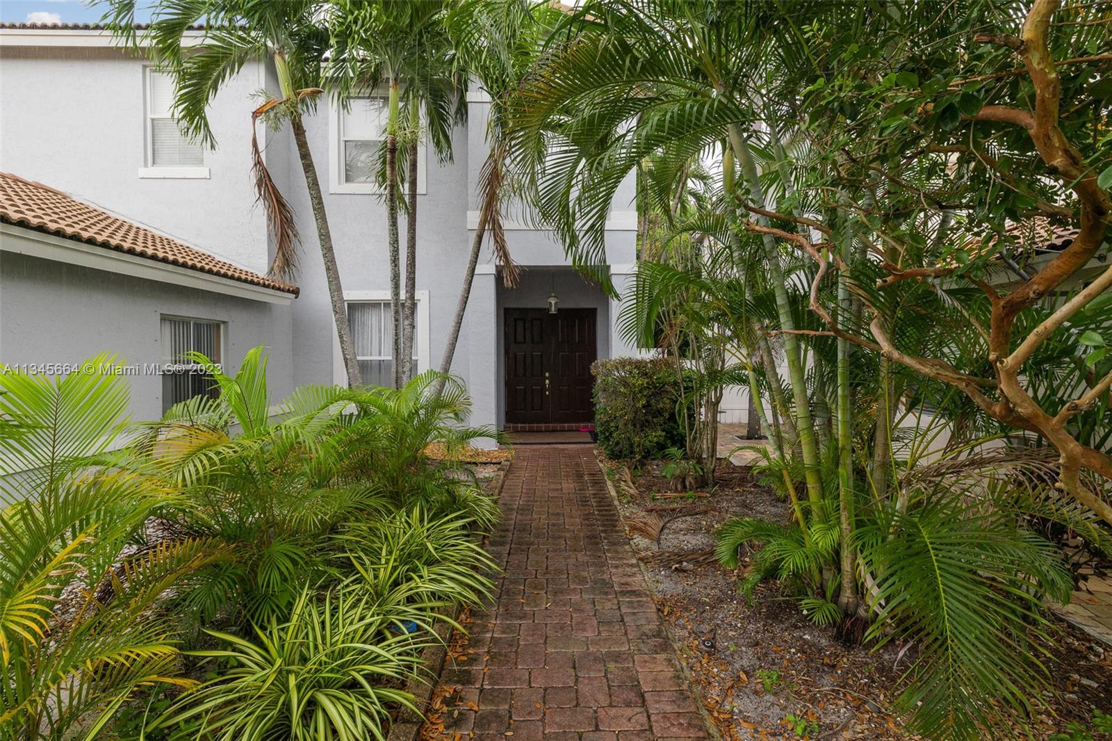 Walkway to a very private front entrance.