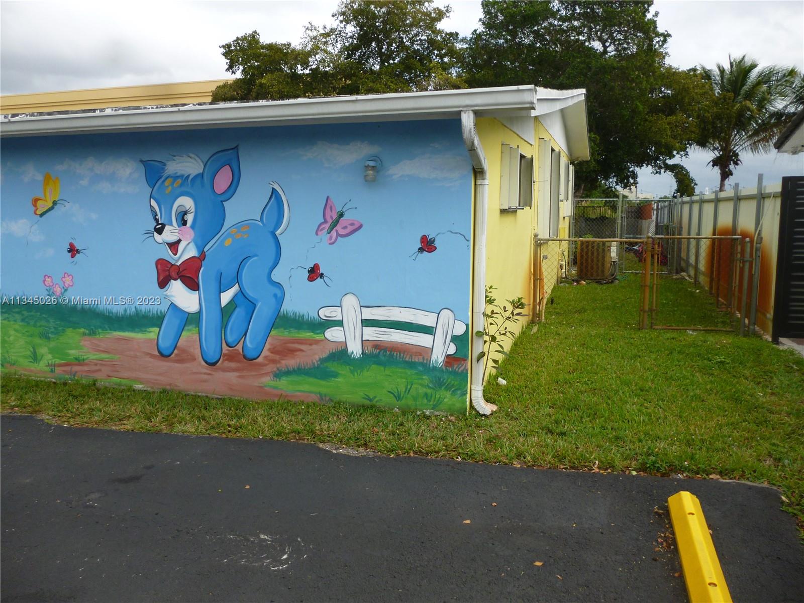 4755 W 8th Ave, Hialeah, FL 33012