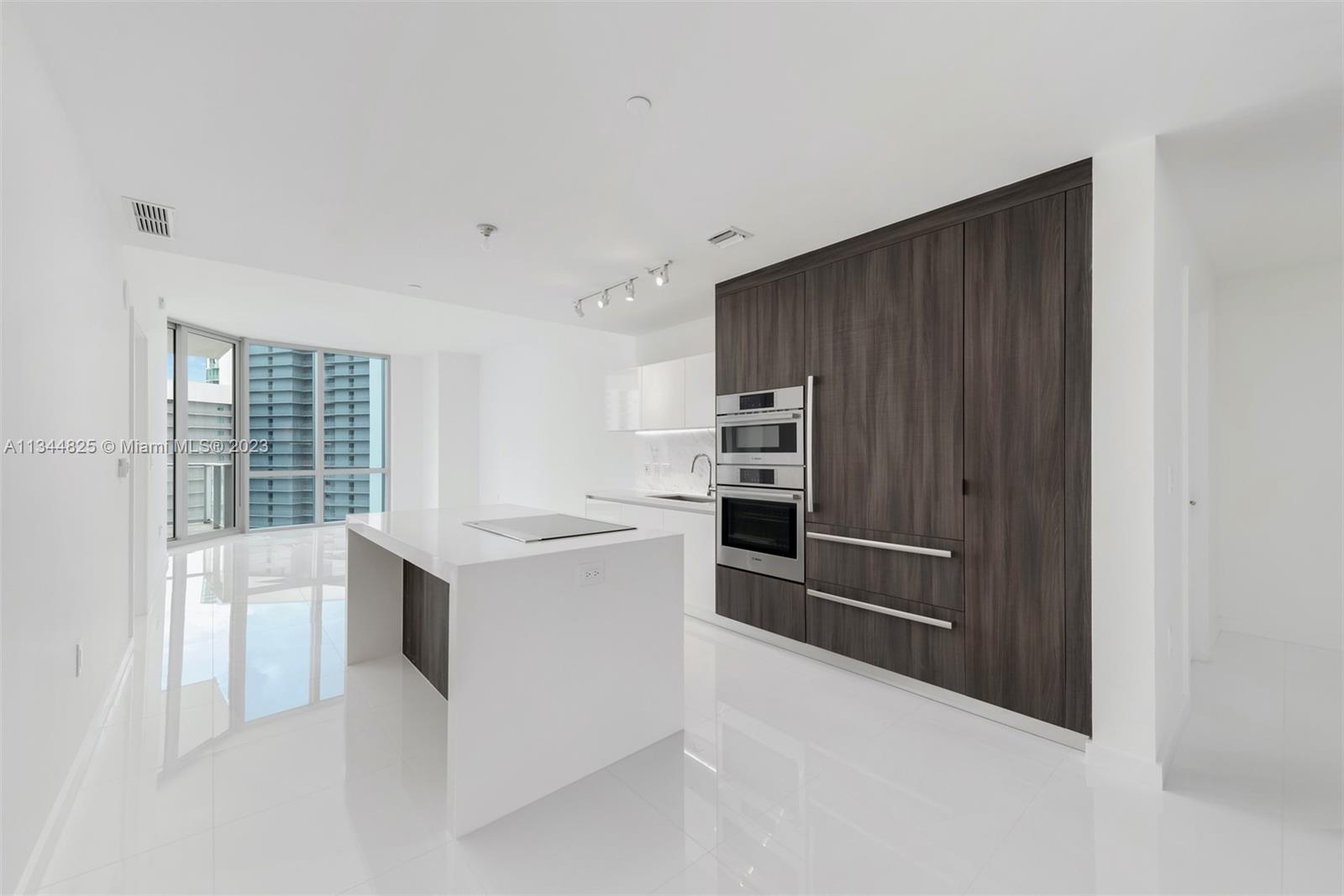 Photo 1 of Paramount Miami Worldcenter Apt 4305 in Miami - MLS A11344825
