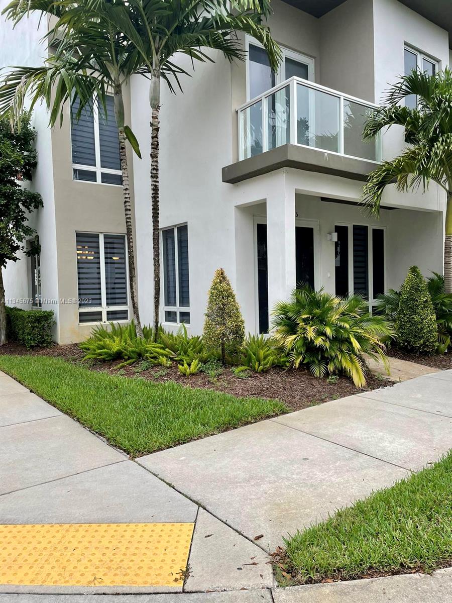 Photo 1 of 10565 63rd Ter in Doral - MLS A11345675