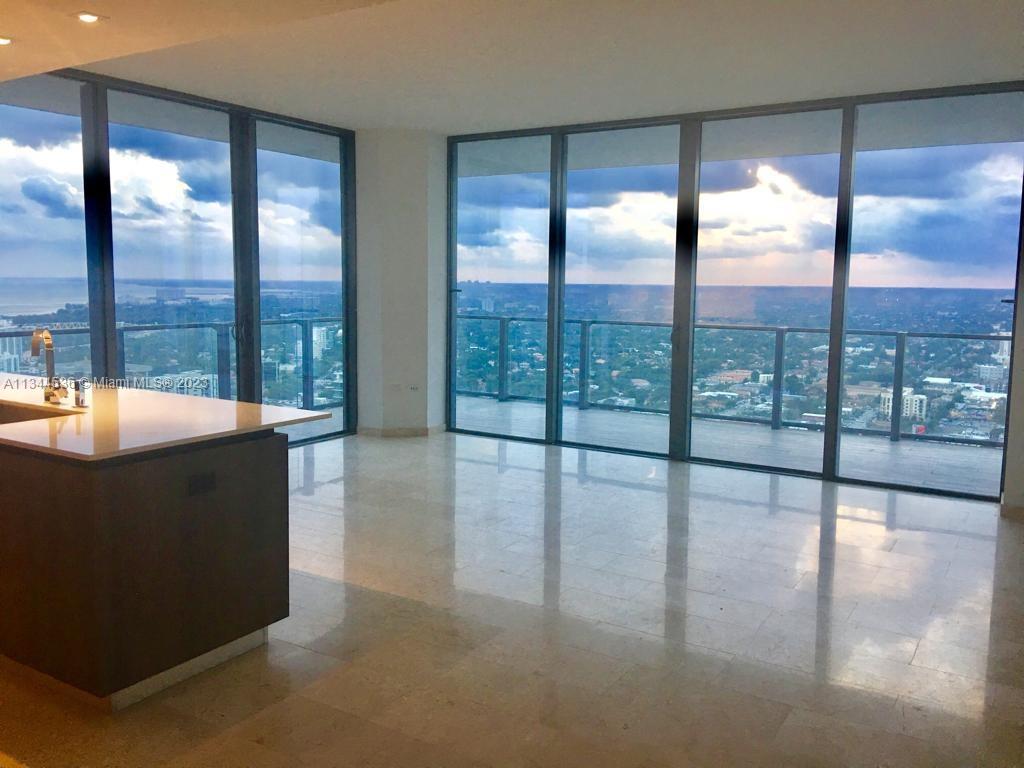88 SW 7th St 3402, Miami, FL 33130