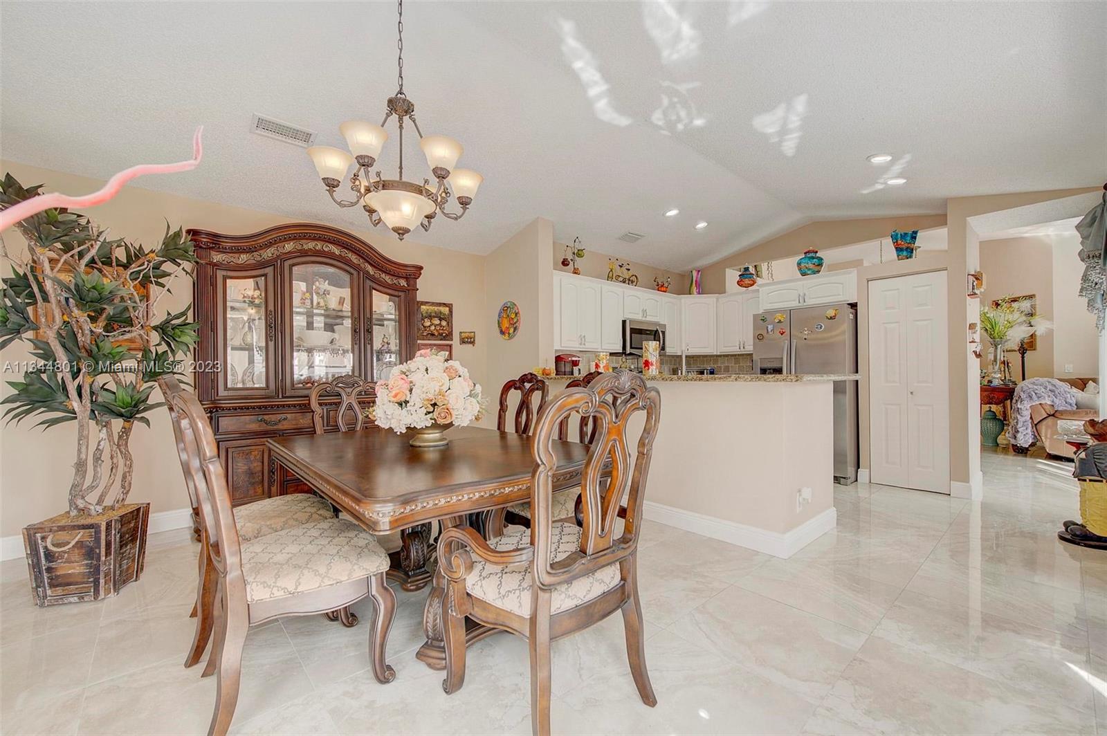 Listing Photo 16