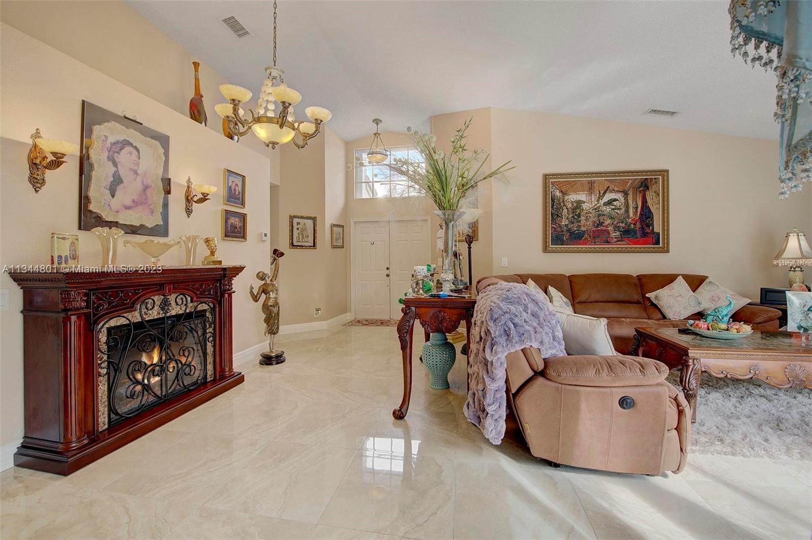 Listing Photo 8