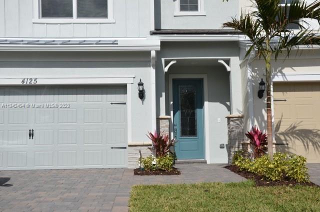 Photo 1 of 4125 Large Leaf Ln in Hollywood - MLS A11342494