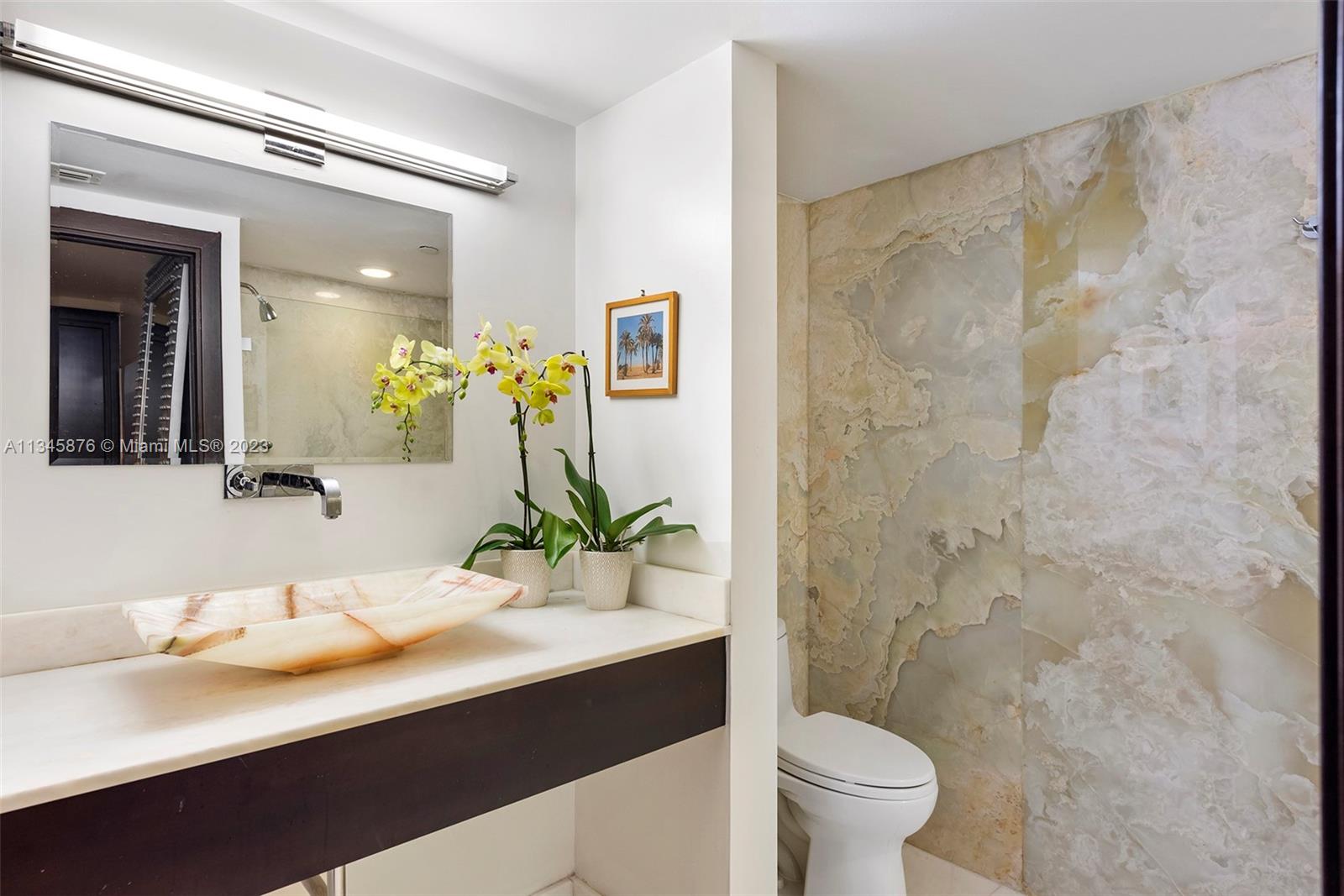 Secondary bath with Onyx walls