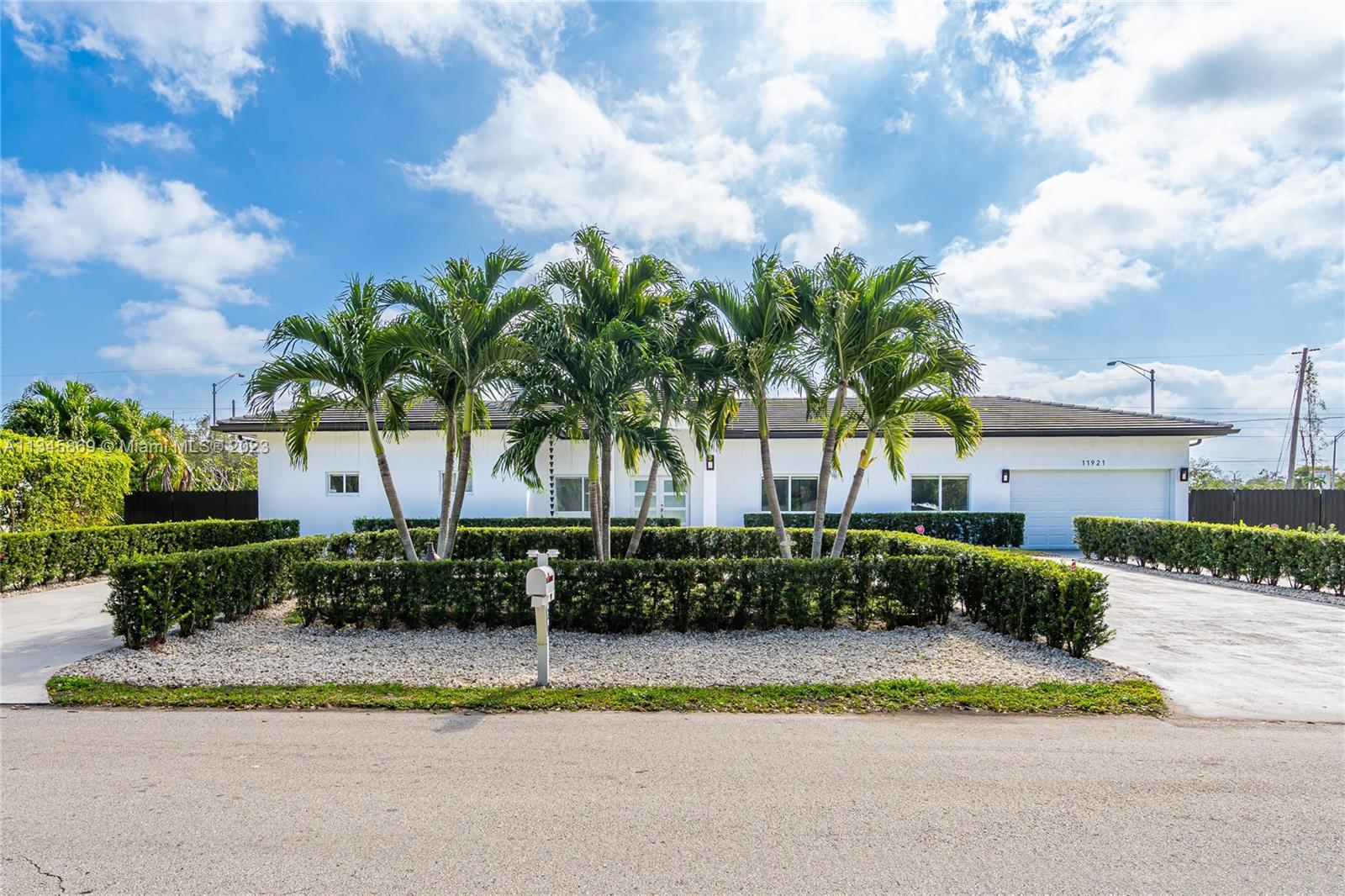 Photo 2 of 11921 82nd Rd in Miami - MLS A11345869
