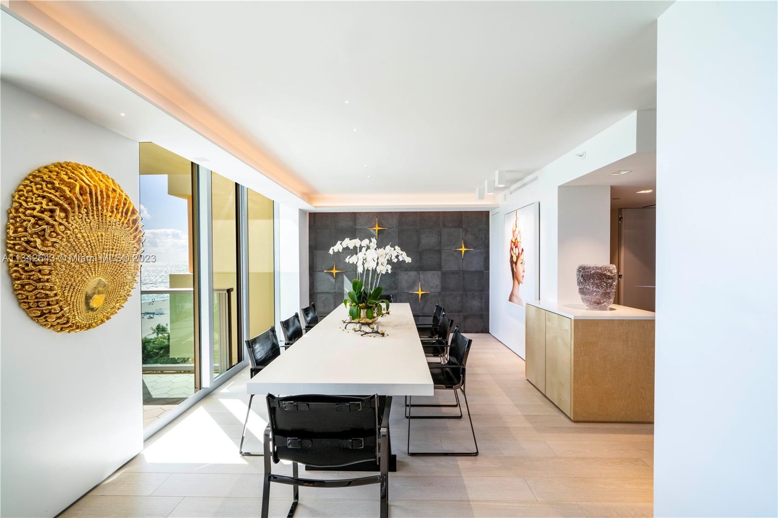If you like to entertain, this is your apartment!