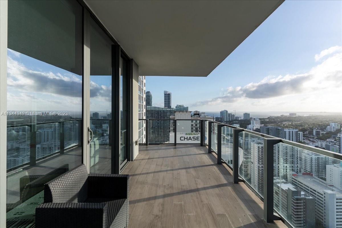 Excellent 3 bedrooms, 3 bathrooms corner unit on the 33rd floor of Rise, featuring one of the most wonderful views in the prestigious Brickell City Centre. This unit is a must-see, with 3 ample bedrooms, 3 comfortable bathrooms, a living area with large spaces full of light, and a wrap-around balcony to enjoy the Miami skyline views.
Living in Rise is a major lifestyle experience that now you have the opportunity to make yours!. Please use showing time 24 hours in advance for showings. Property Tenant Occupied.