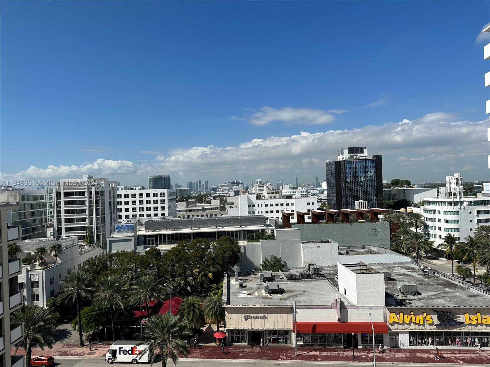 Great location, where Lincoln Rd meets the ocean