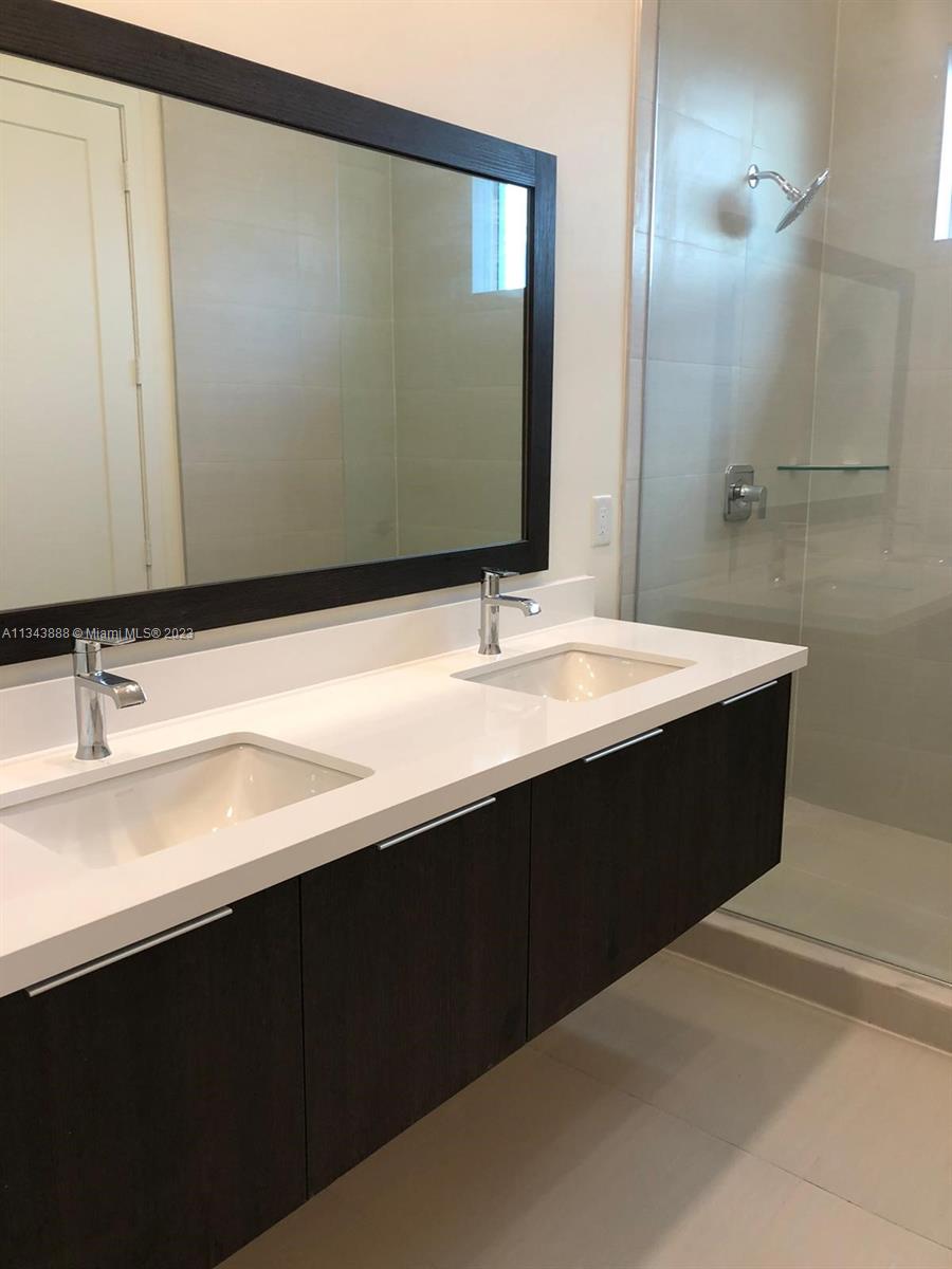 Photo 1 of 10309 66th St in Doral - MLS A11343888