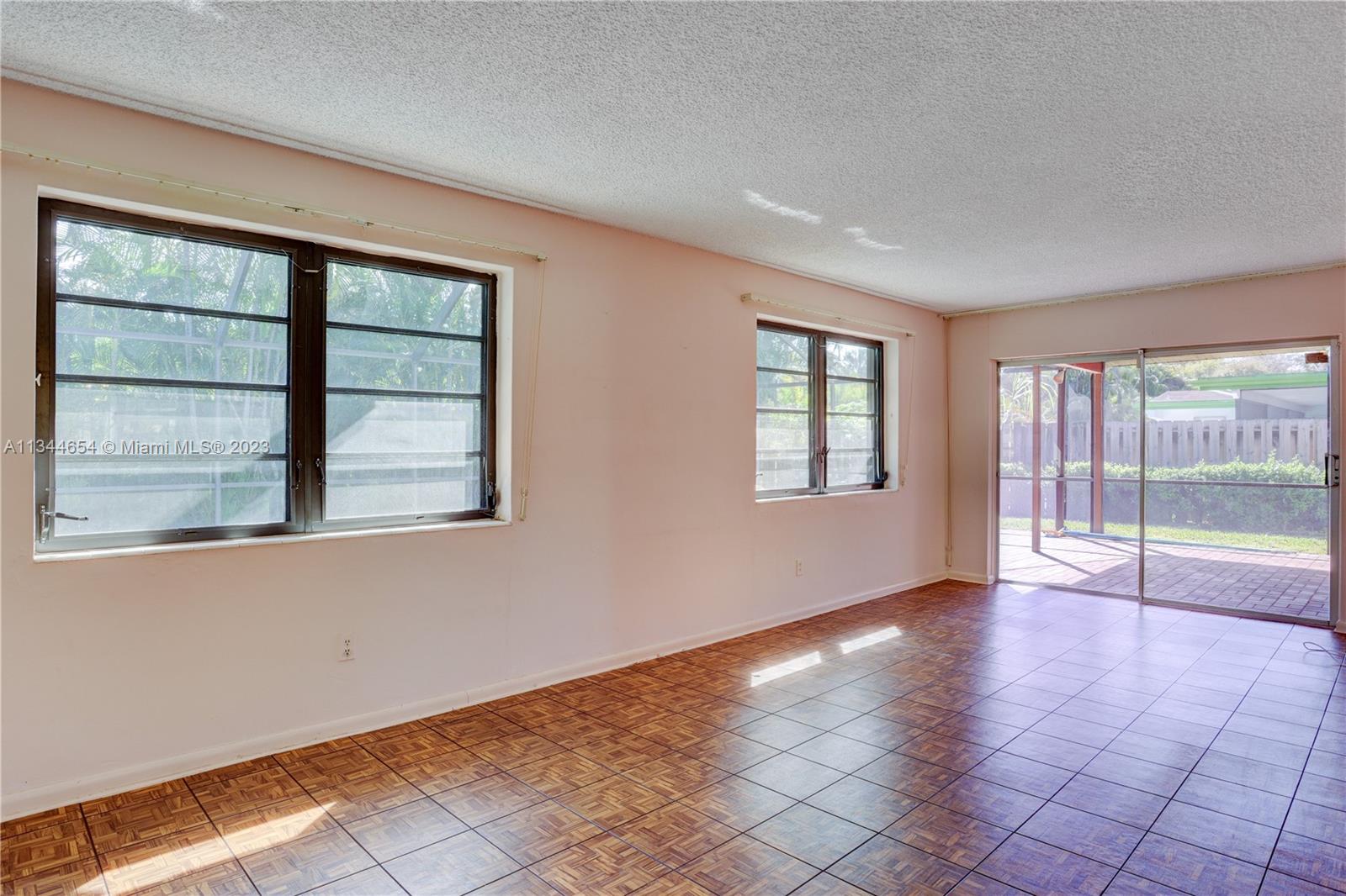 Listing Photo 15