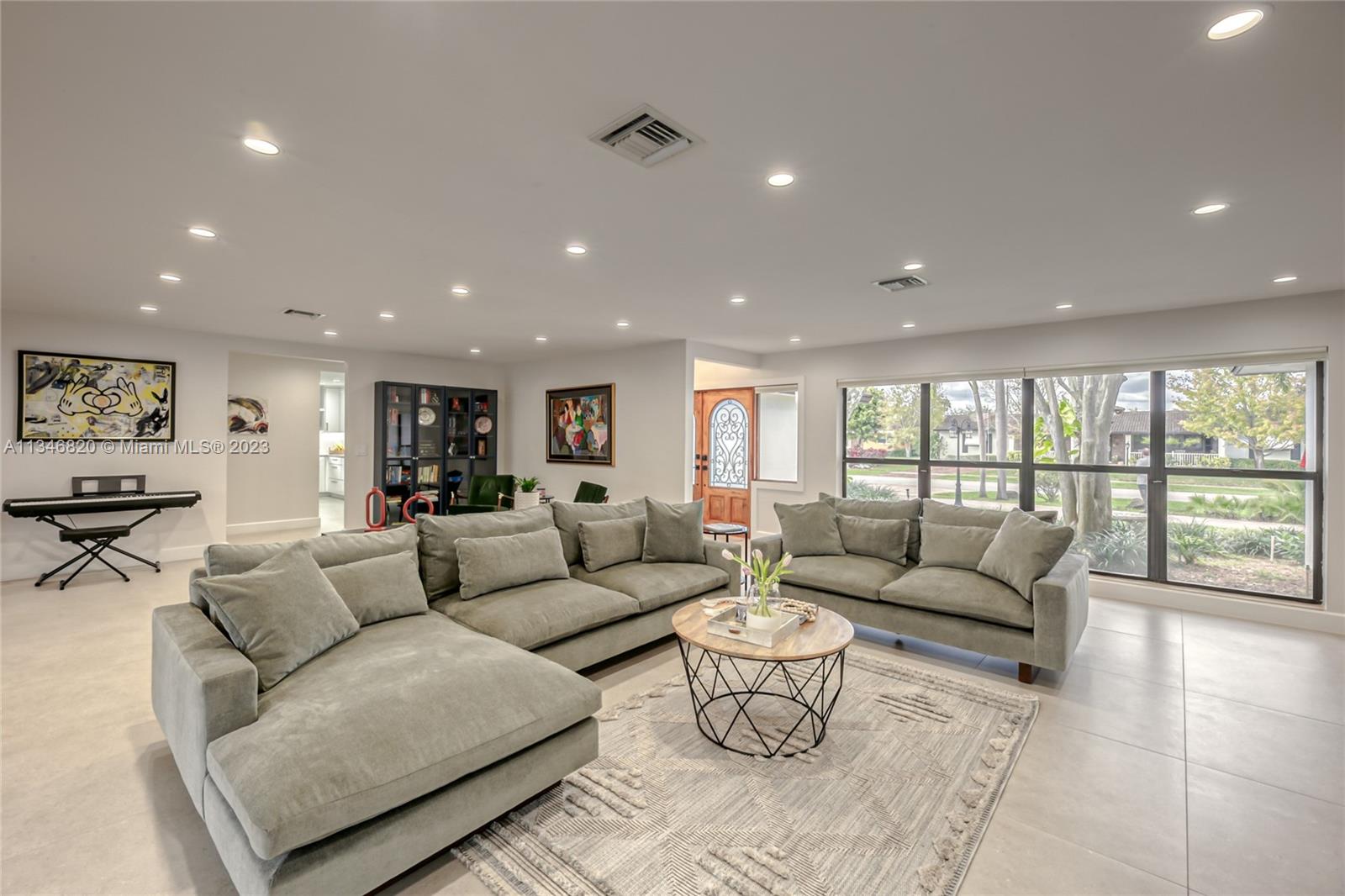 Listing Photo 10