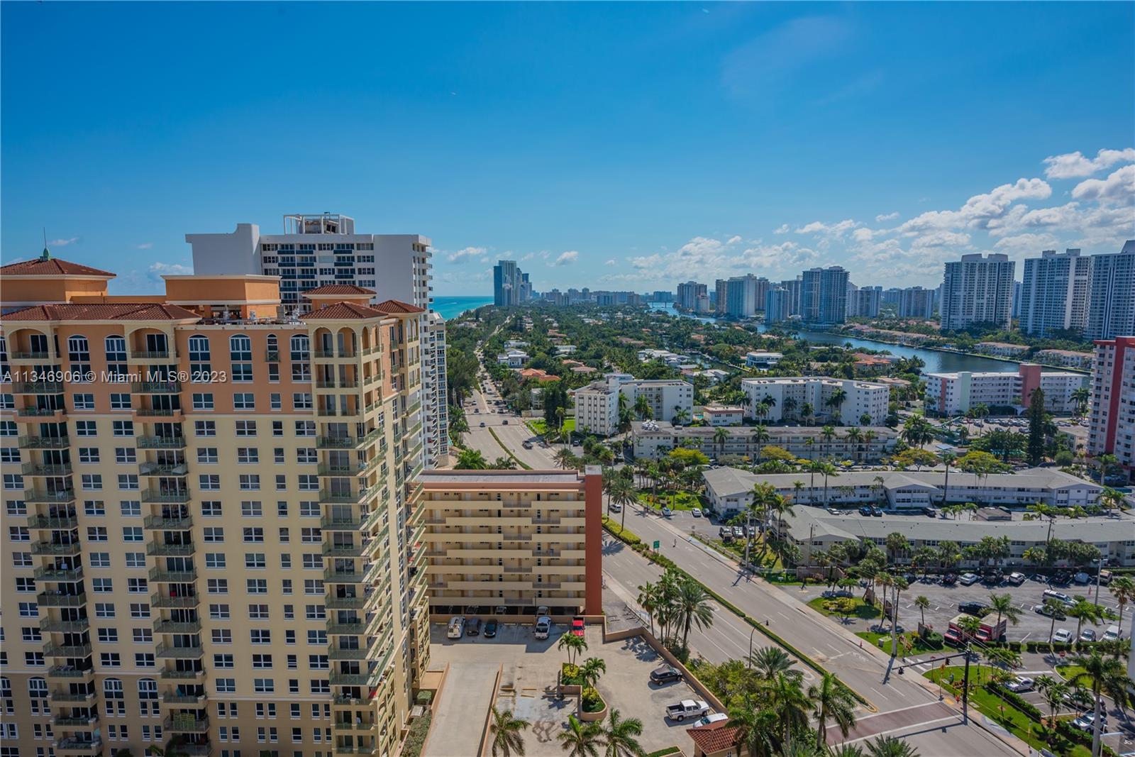 SPACIOUS PLUS+SIZED FULL SUNNY OPEN AIR OCEANSIDE TERRACE