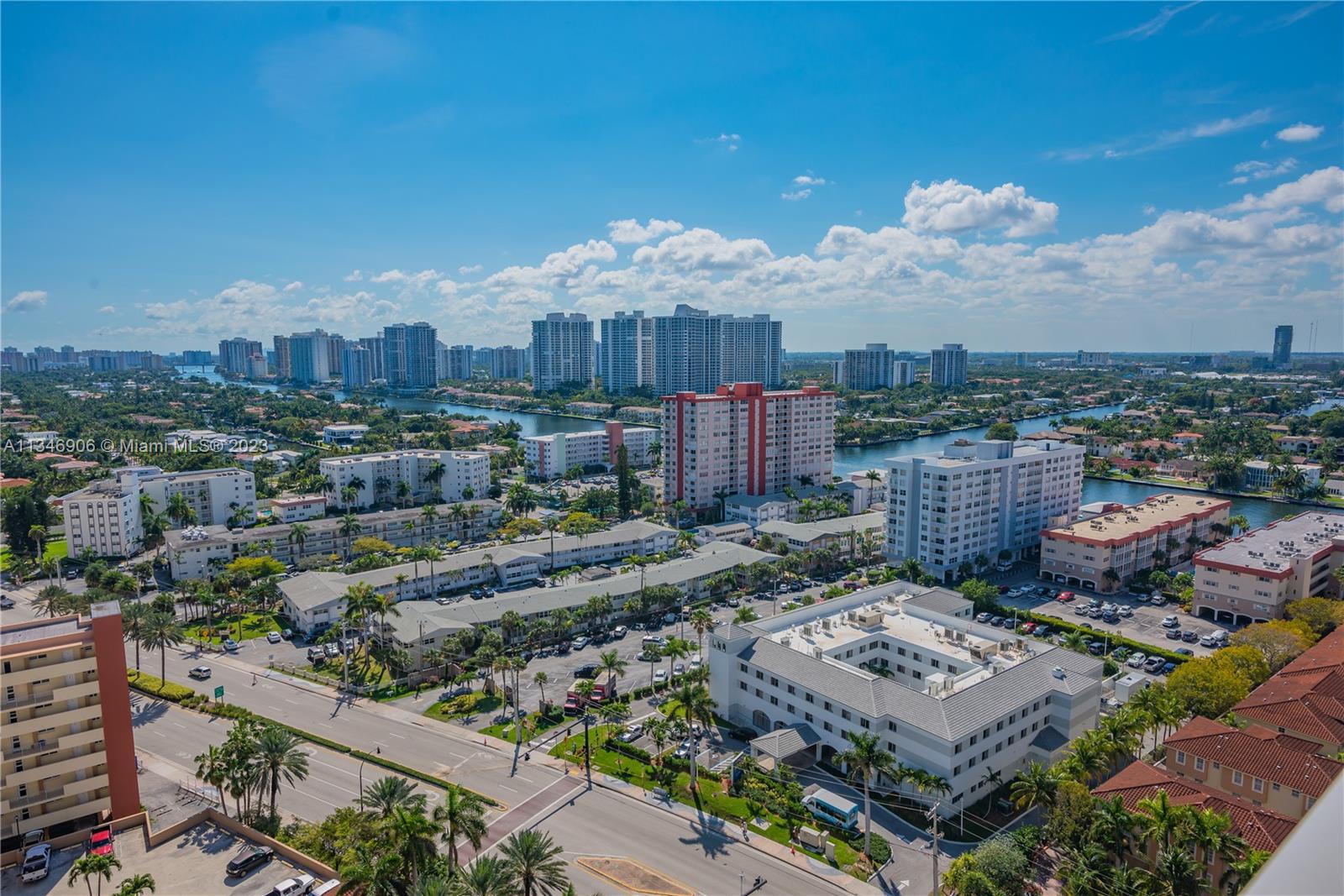 PLUS+ SIZED FULL SUNNY OCEANSIDE TERRACE