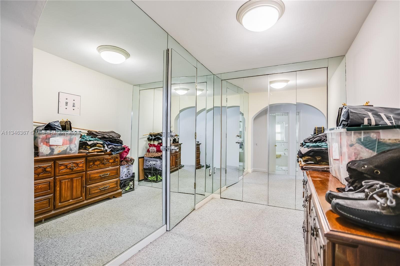 Listing Photo 11